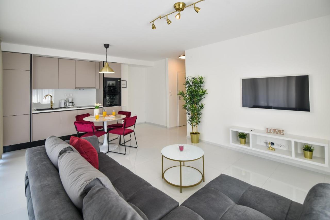 Luxury Apartments La Perla Бибине Екстериор снимка