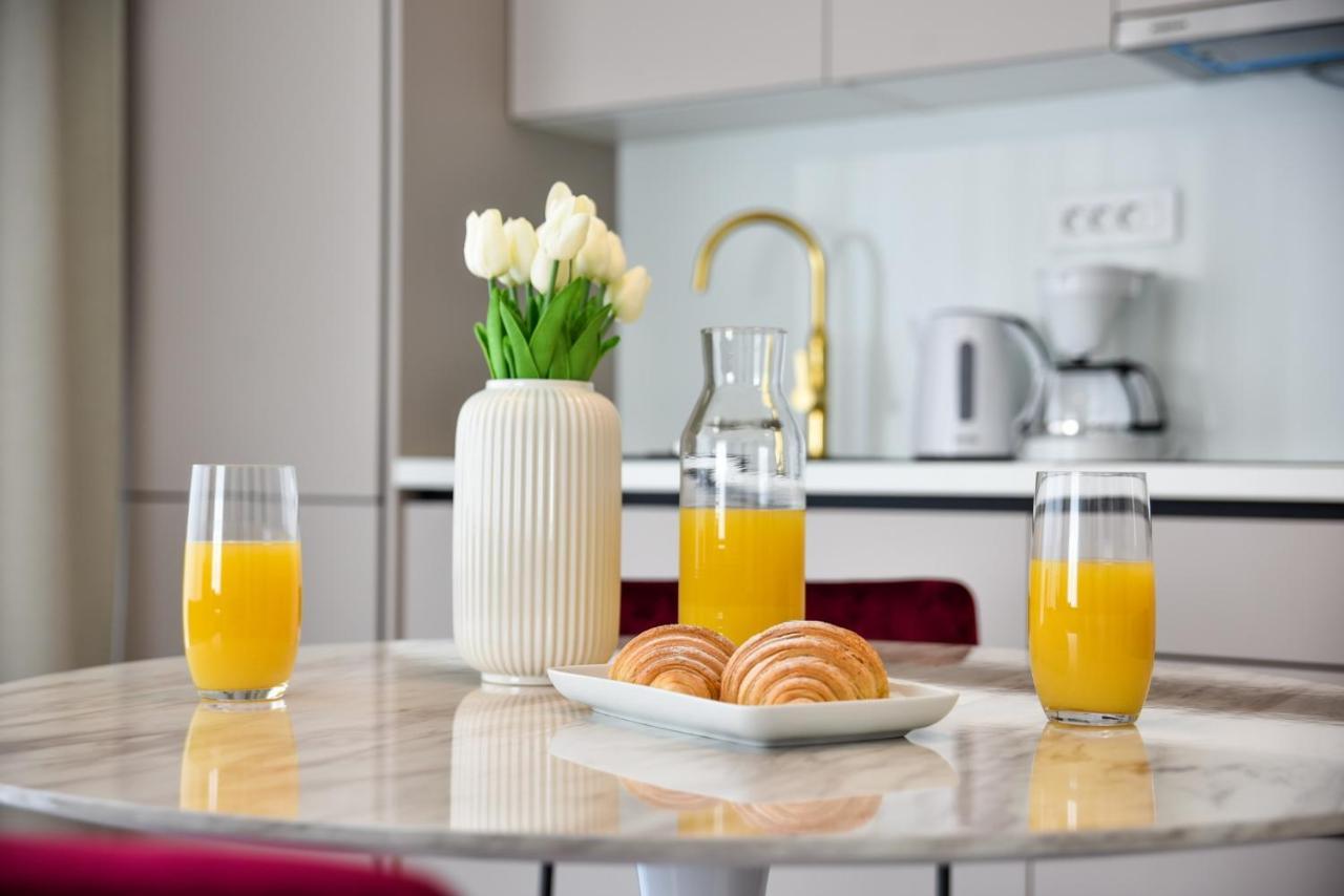 Luxury Apartments La Perla Бибине Екстериор снимка