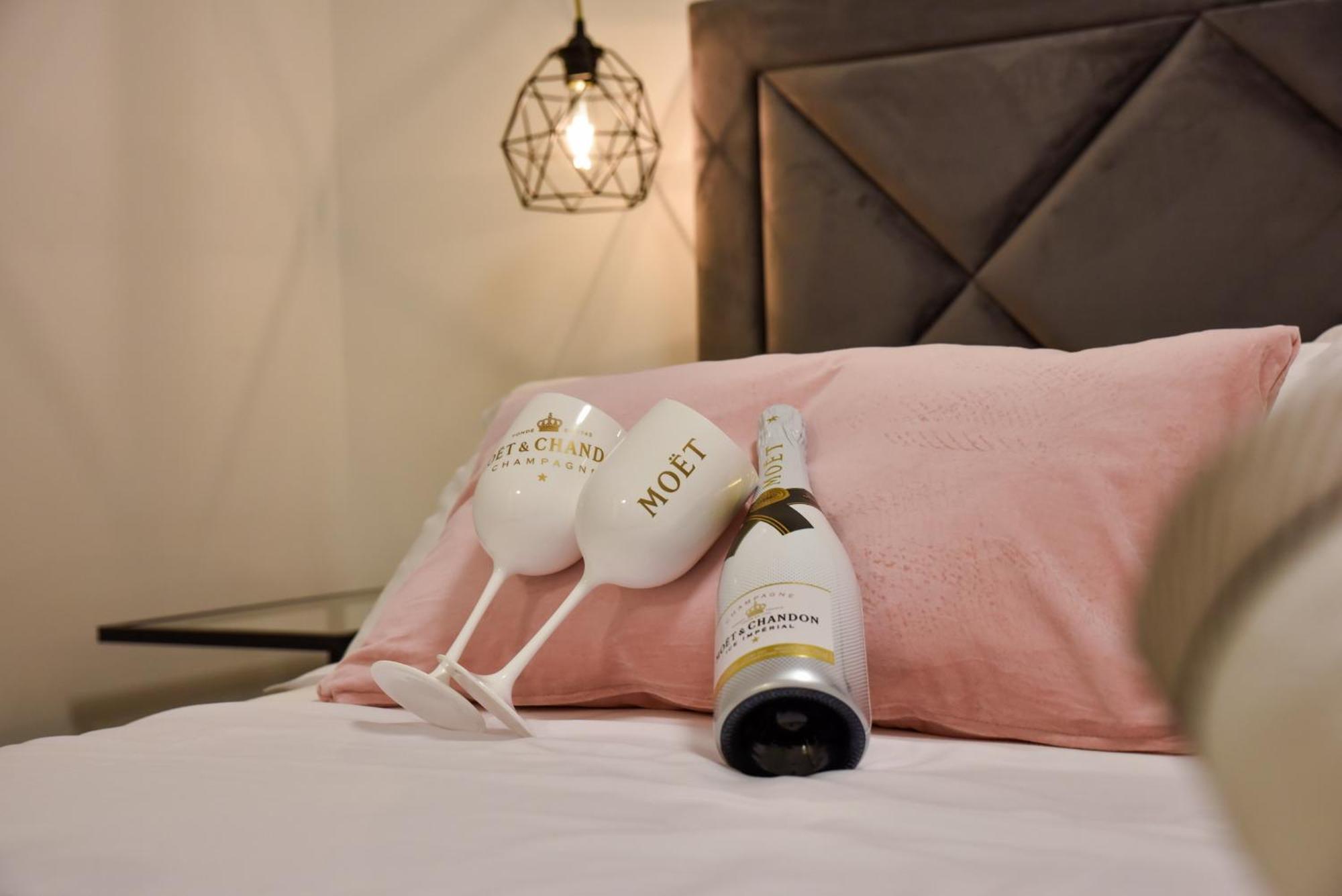 Luxury Apartments La Perla Бибине Стая снимка