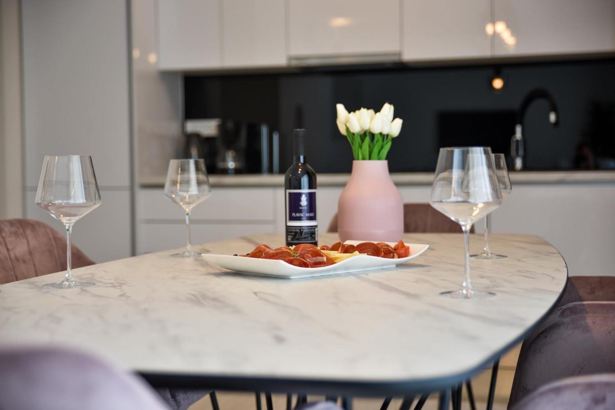 Luxury Apartments La Perla Бибине Стая снимка